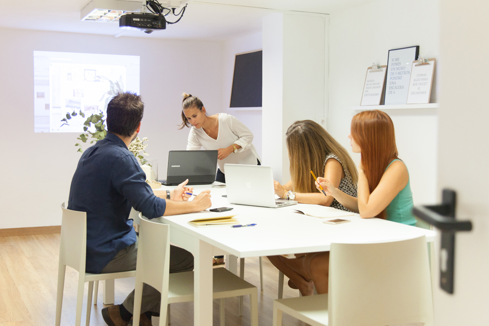 ALQUILER SALA DE REUNIONES GRANDE - Imagen 2